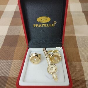MEN'S FRATELLO CUFFLINKS & TIE CLIP GOLD ROUND ABSTRACT DESIGN CT120A.